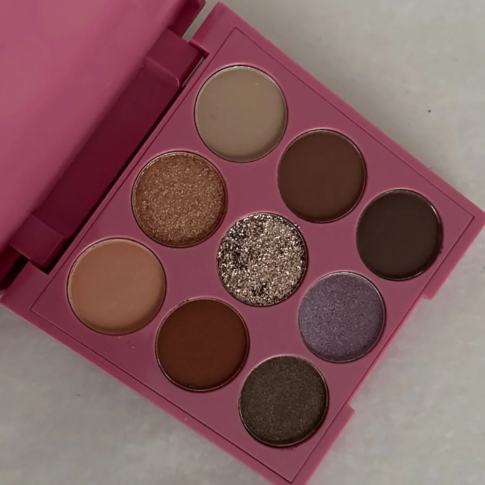 NIB Lucky Chick Daydreams Eyeshadow Palette Eyeshadow Lavender Neutrals Compact